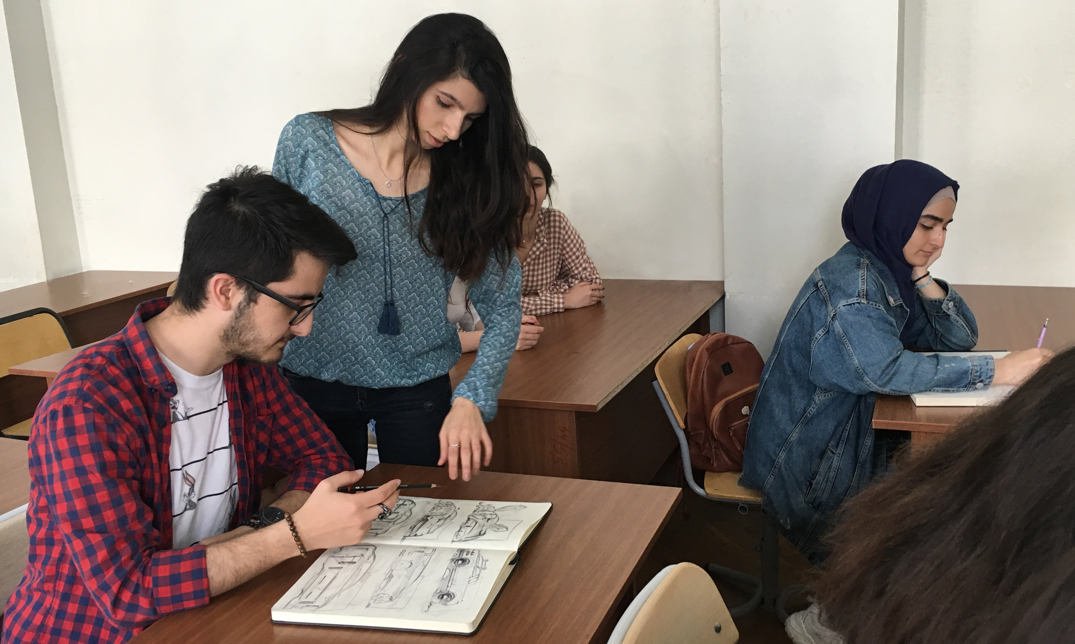 “Tələbələrlə işləmək mənə zövq verir”